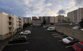 Grand F3 Tres Lumineux, Proche Gare, Avec Parking Proudhon